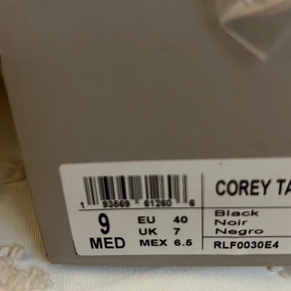 Kenneth Cole Womens Boots. NWT - Picture 3 of 3